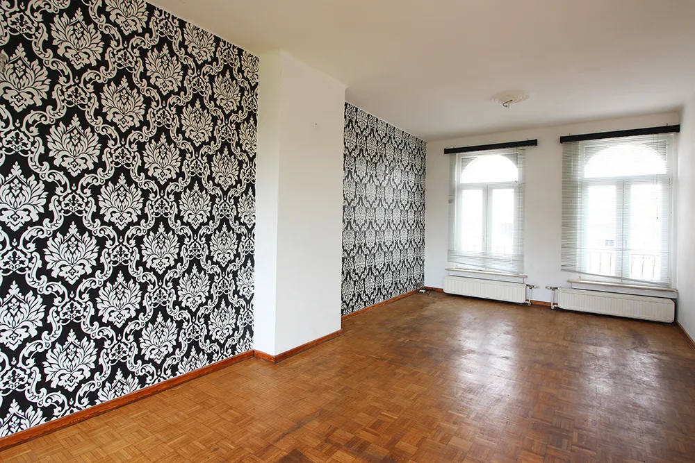 Bel-etage with 4 rooms, nice south-facing garden and great potential