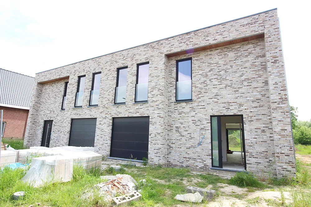 3 ruime, kwalitatieve moderne halfopen nieuwbouwwoningen op ruime percelen0