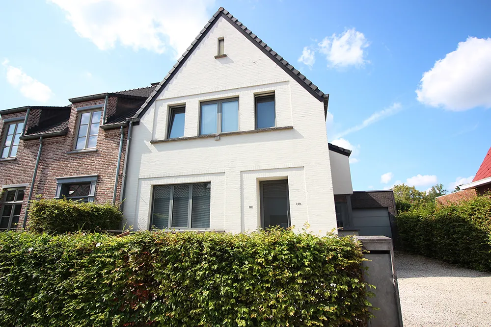 Charmante woning met grote tuin1