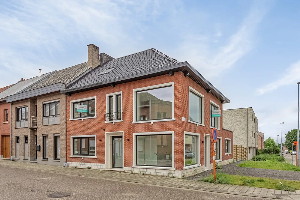 Gerenoveerde woning met praktijkruimte