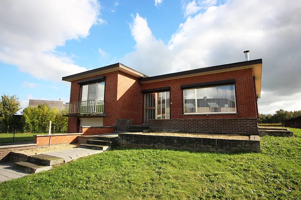 Spacious house to renovate0