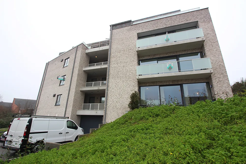 Appartement orienté sud-ouest avec terrasse - 02.01