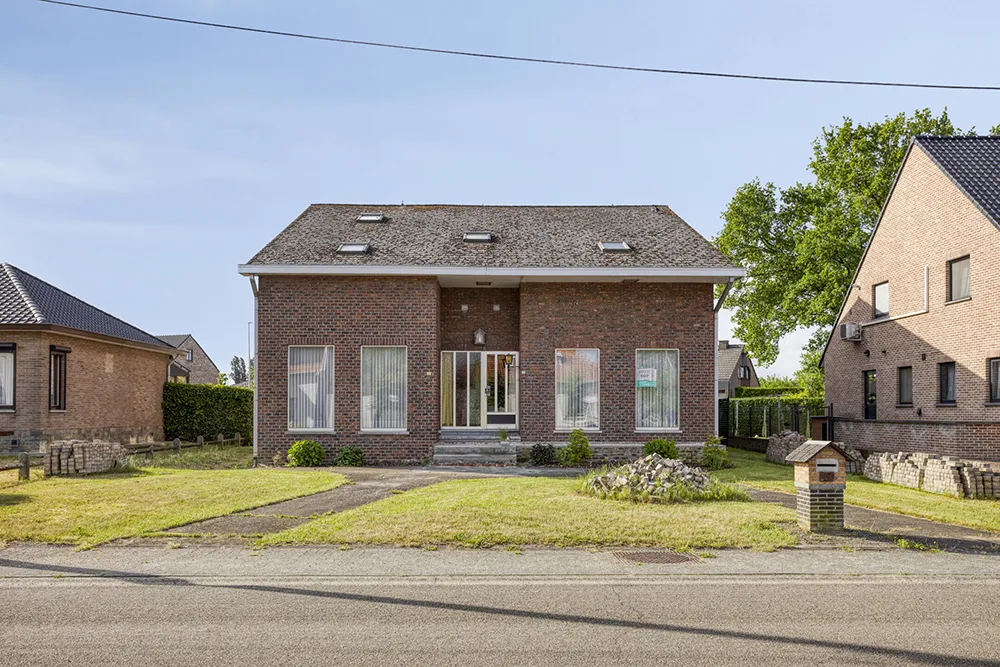 Maison intergénérationnelle (2 numéros de maison)0