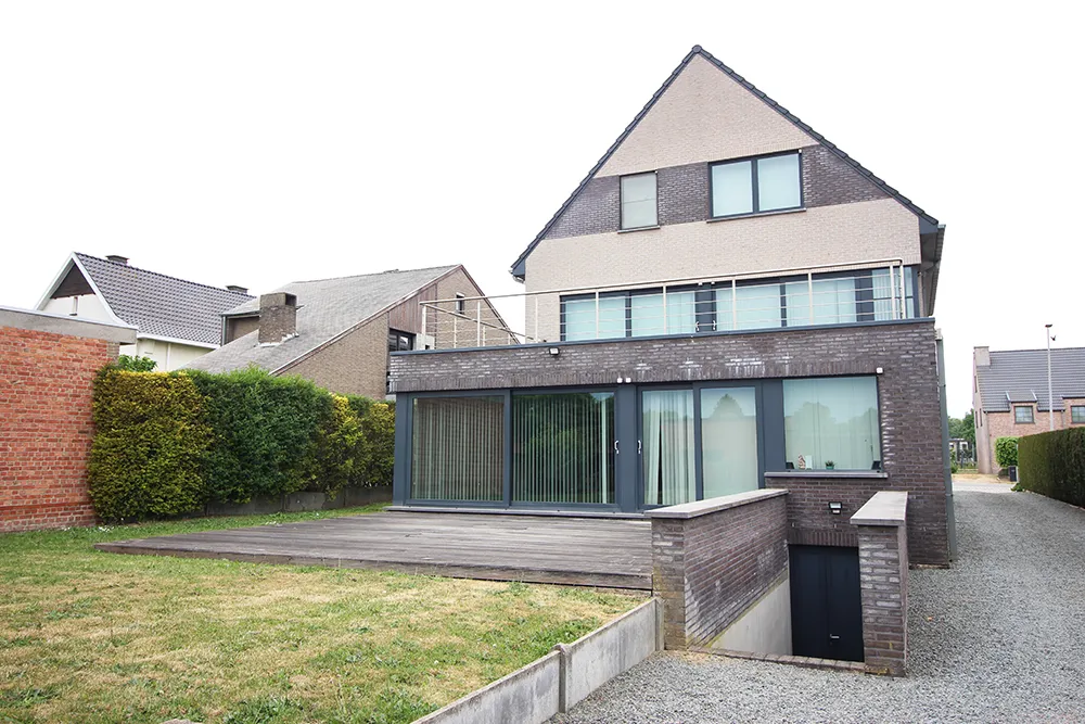 Prachtig gelegen open bebouwing bestaande uit 2 units0