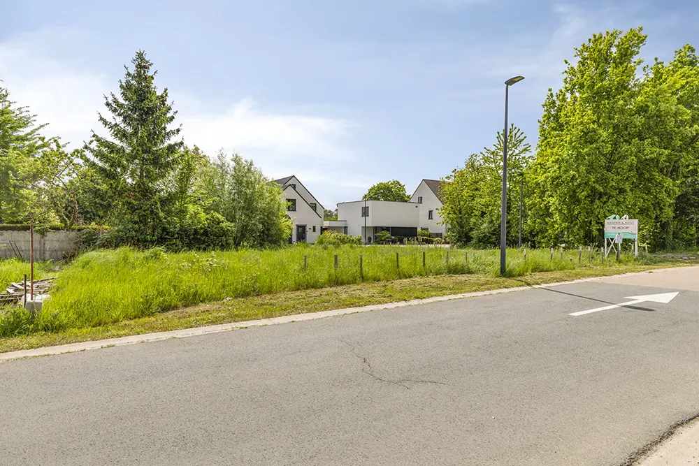Centraal en rustig gelegen bouwgrond voor open bebouwing