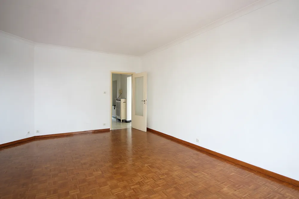 Mooi, lichtrijk, te renoveren appartement
