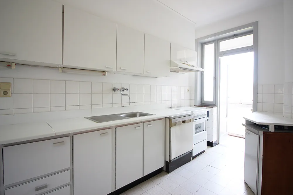 Mooi, lichtrijk, te renoveren appartement