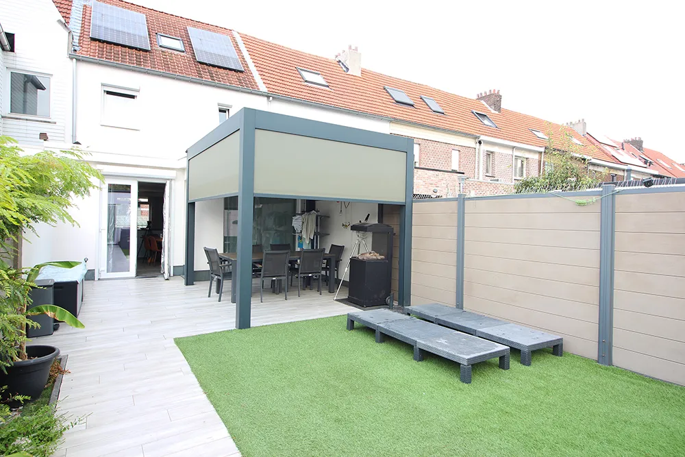 Move-in ready family home with 3 bedrooms, garden and large garage 