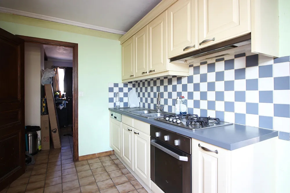 Charmante villa 4 à 5 chambres avec beau potentiel