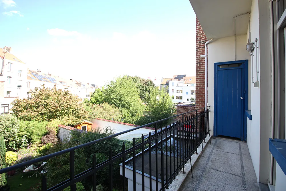 Cozy and well-maintained apartment in a small building