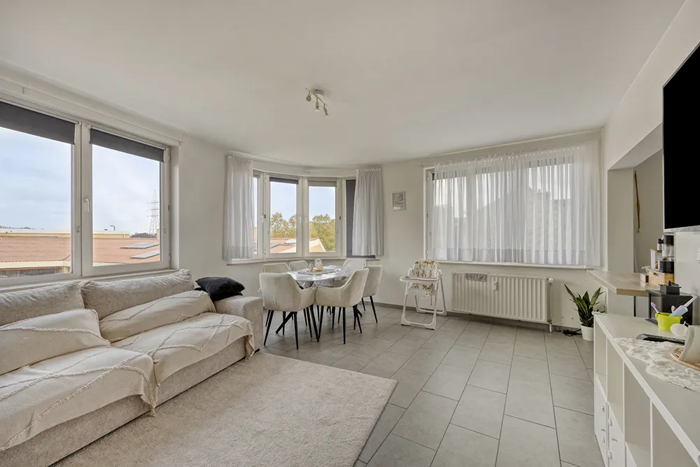 Appartement lumineux de deux chambres