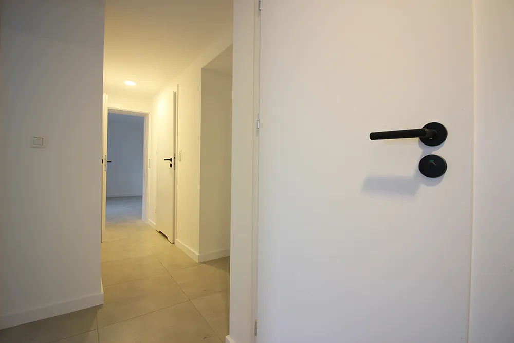 Eigentijds gerenoveerd gelijkvloers appartement