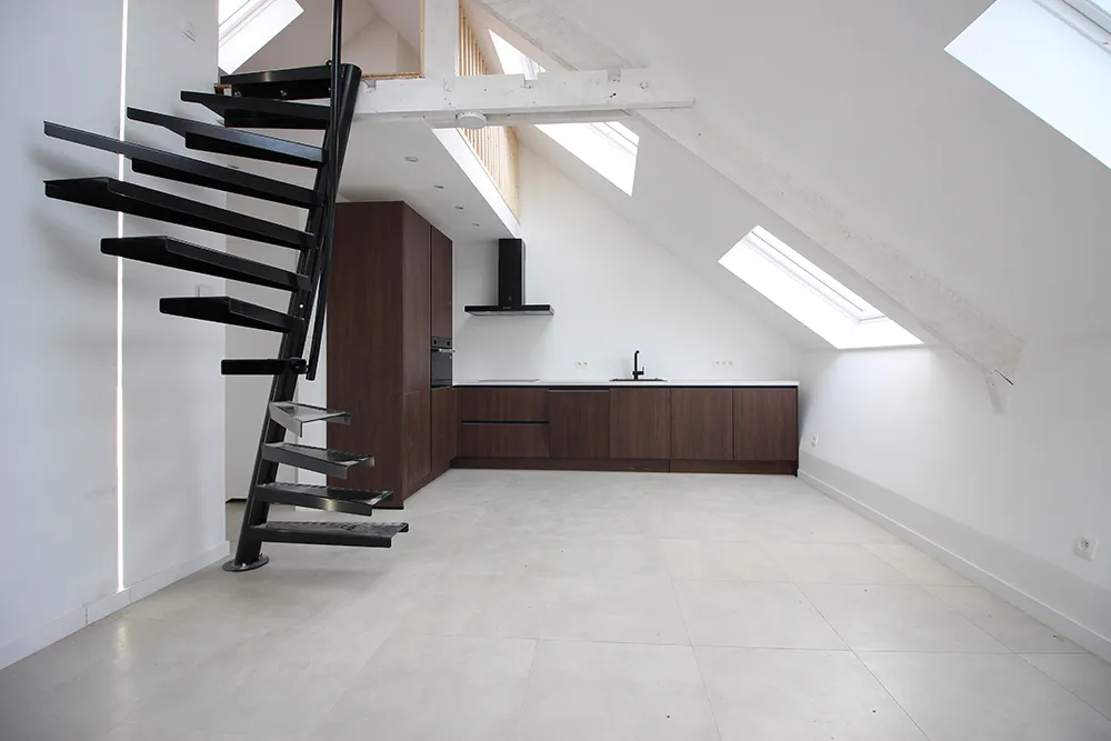 Lichtrijk volledig vernieuwd dakappartement0