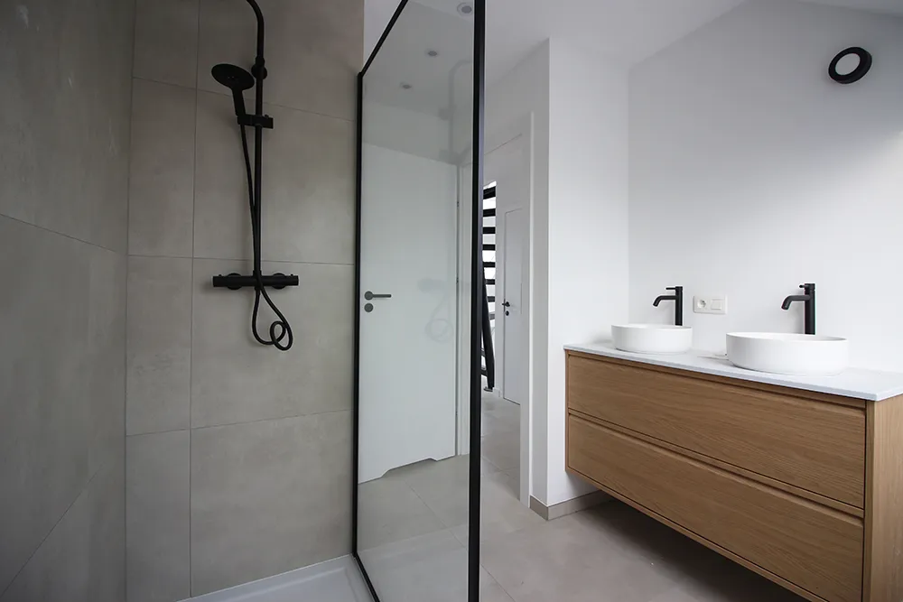 Lichtrijk volledig vernieuwd dakappartement1