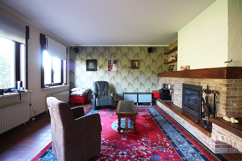 Extremely spacious house in a residential neighborhood