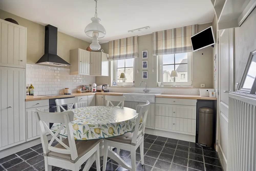 Cozy open property – Rural living with easy access