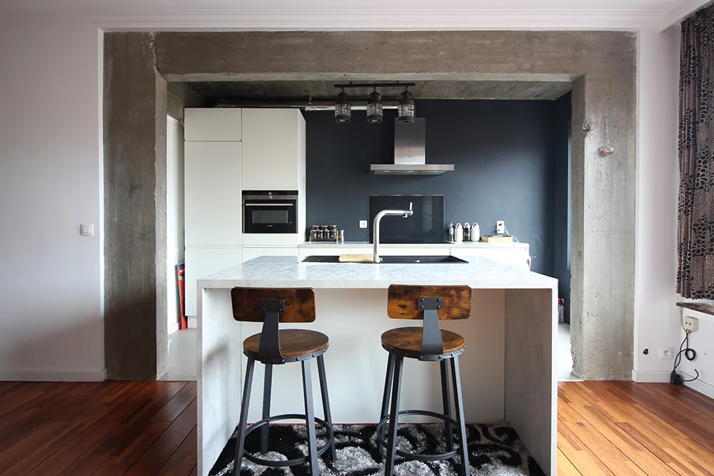 Centrally located, contemporary renovated apartment0