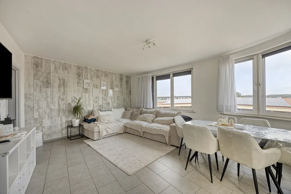 Licht appartement met twee slaapkamers