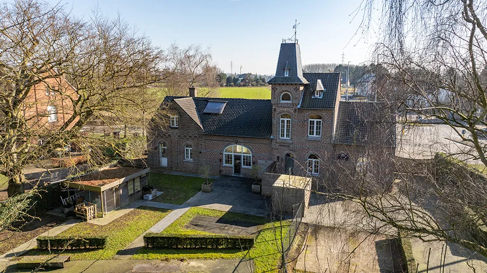 Karaktervol en uniek landhuis op een terrein van 1278m²0