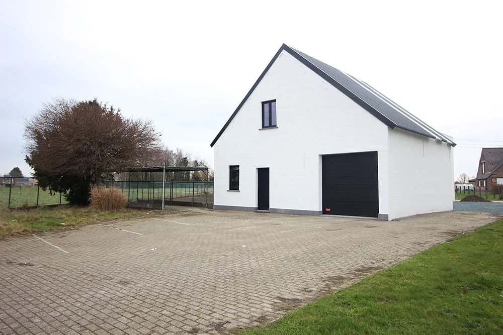 Werkplaats/magazijn met veel parking/buitenruimte0