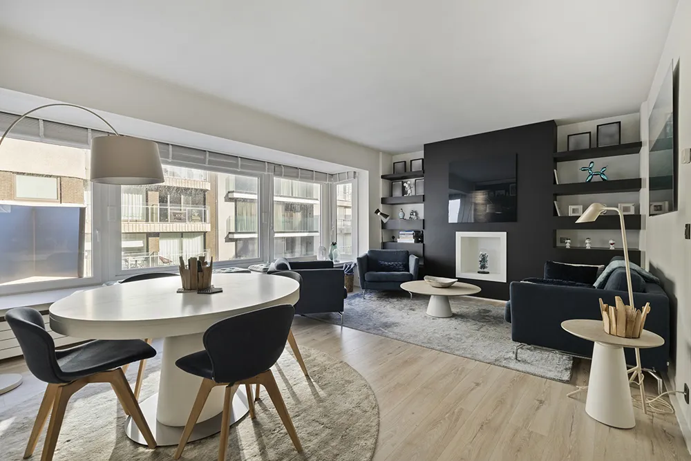 Prachtig, vernieuwd appartement met zijzeezicht0