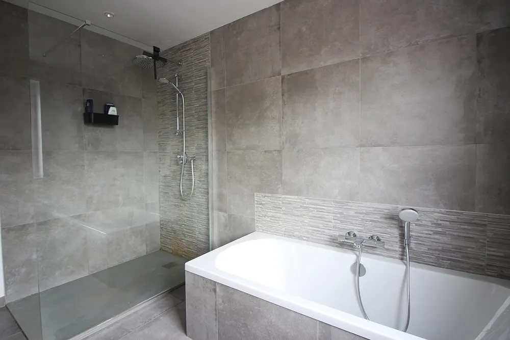 Recente gezinswoning op residentiële ligging