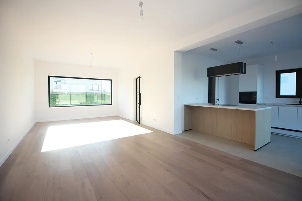 Gezinswoning met magazijn, ideaal voor zelfstandige activiteit0