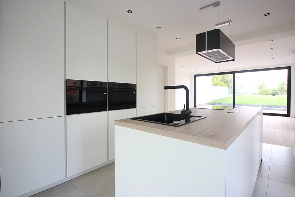 Stylish complete renovation - spacious lot, 3 bedrooms + 2 bathrooms