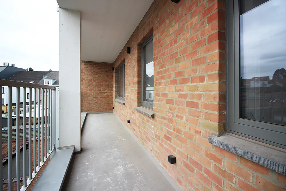 Appartement rénové sur le plan énergétique, comprenant 3 chambres et une terrasse orientée sud