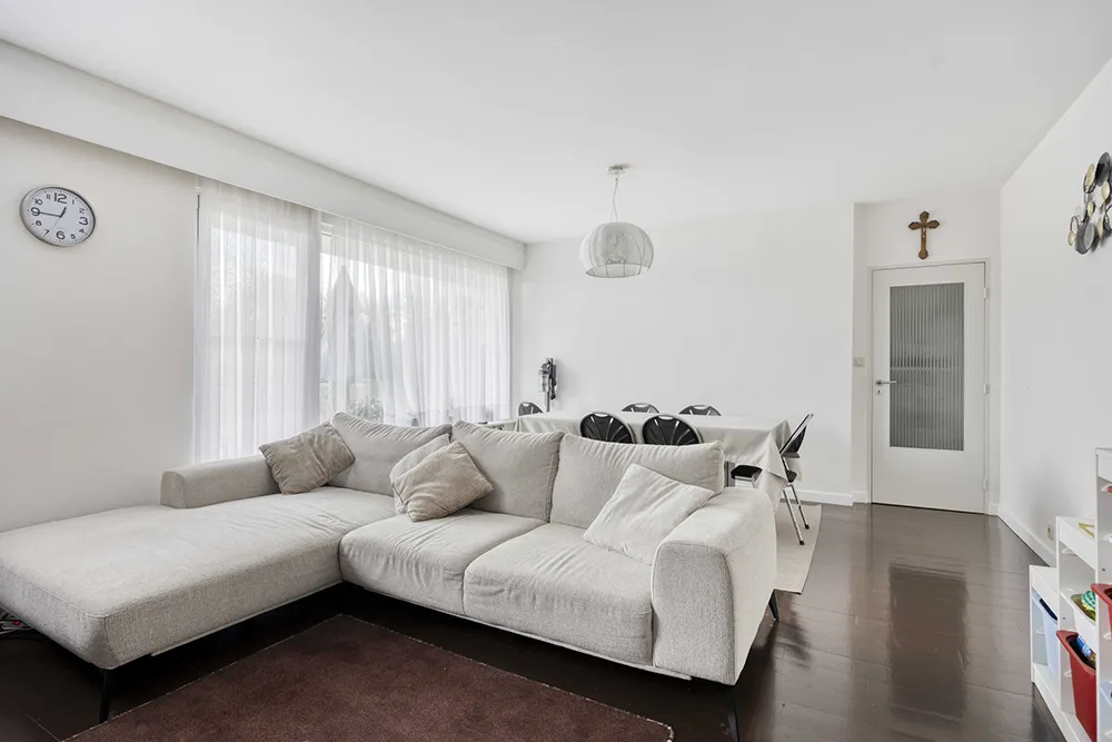 Volledig gerenoveerd appartement met 2 slaapkamers en een mooi terras1