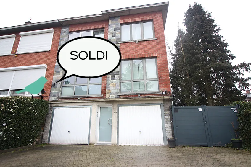 Immeuble de rapport unique avec 2 appartements - garages, jardins et places de parking inclus0