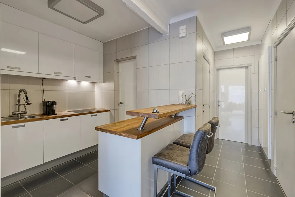 Volledig ingericht appartement met zijdelings zeezicht