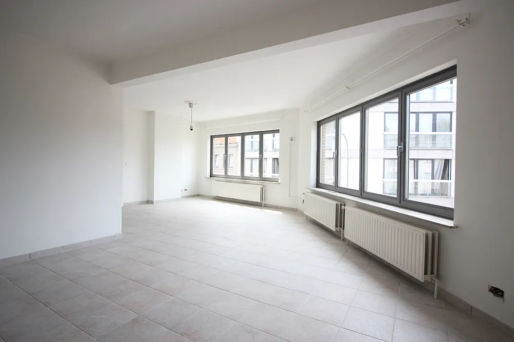Lichtrijk 2-slaapkamerappartement in Neder-Over-Heembeek0