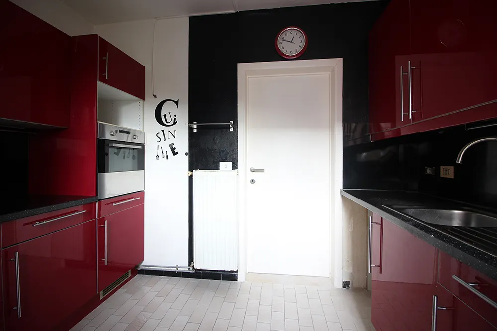 Lichtrijk 2-slaapkamerappartement in Neder-Over-Heembeek