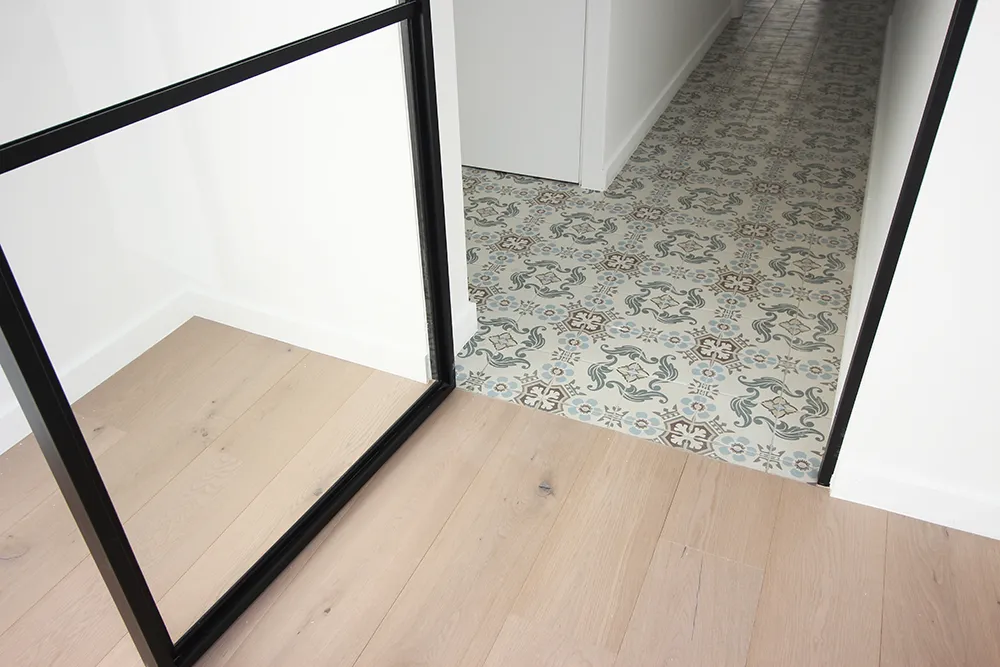 Renovated townhouse with high ceilings in a prime location
