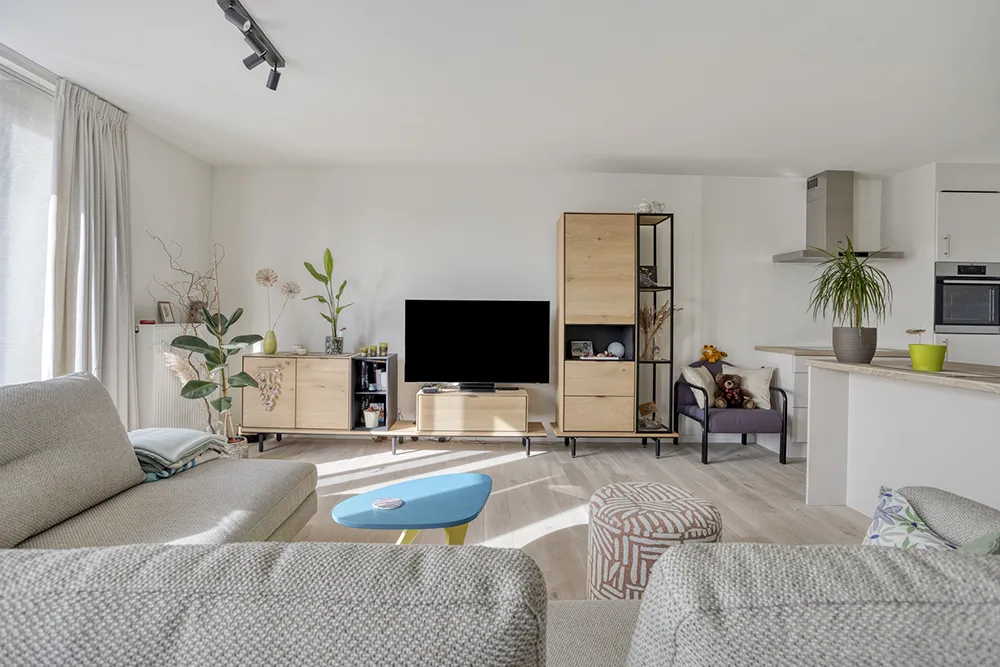 Recent en lichtrijk 2-slaapkamerappartement met terras0