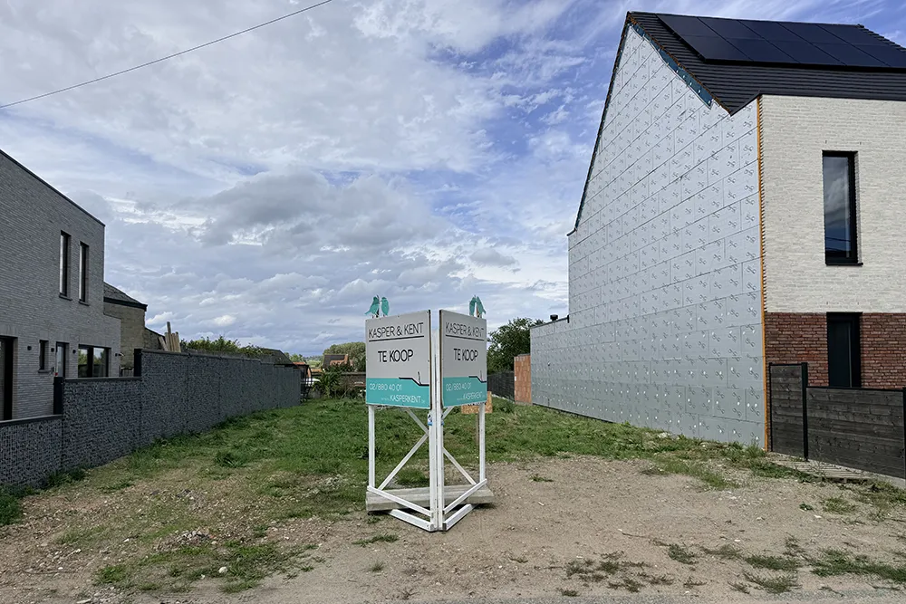 Quietly located building lot for semi-detached house 0