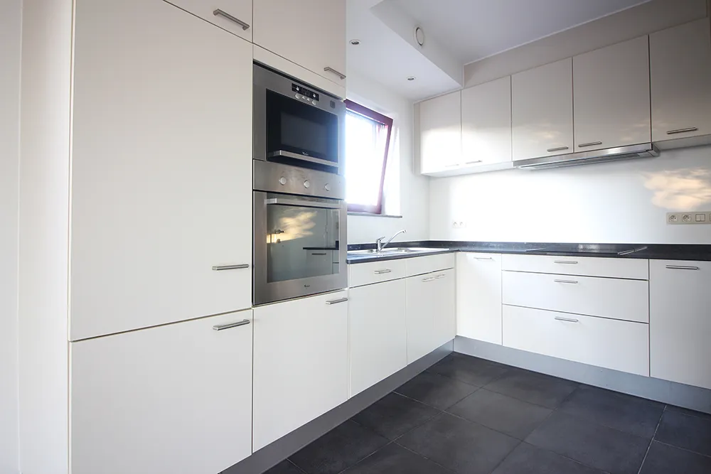 Recent apartment in a residential location
