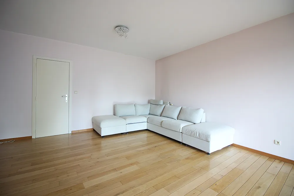 Apartment with a large south-facing terrace and a view of the shared garden