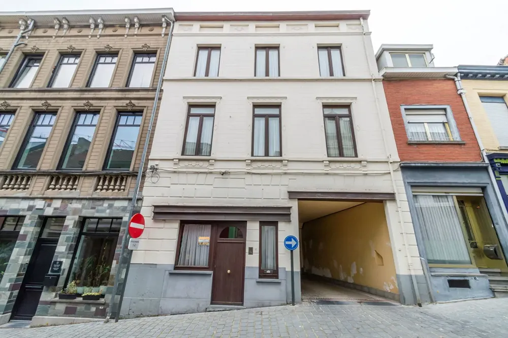 Volledig vernieuwde rijwoning in centrum van Geraardsbergen0