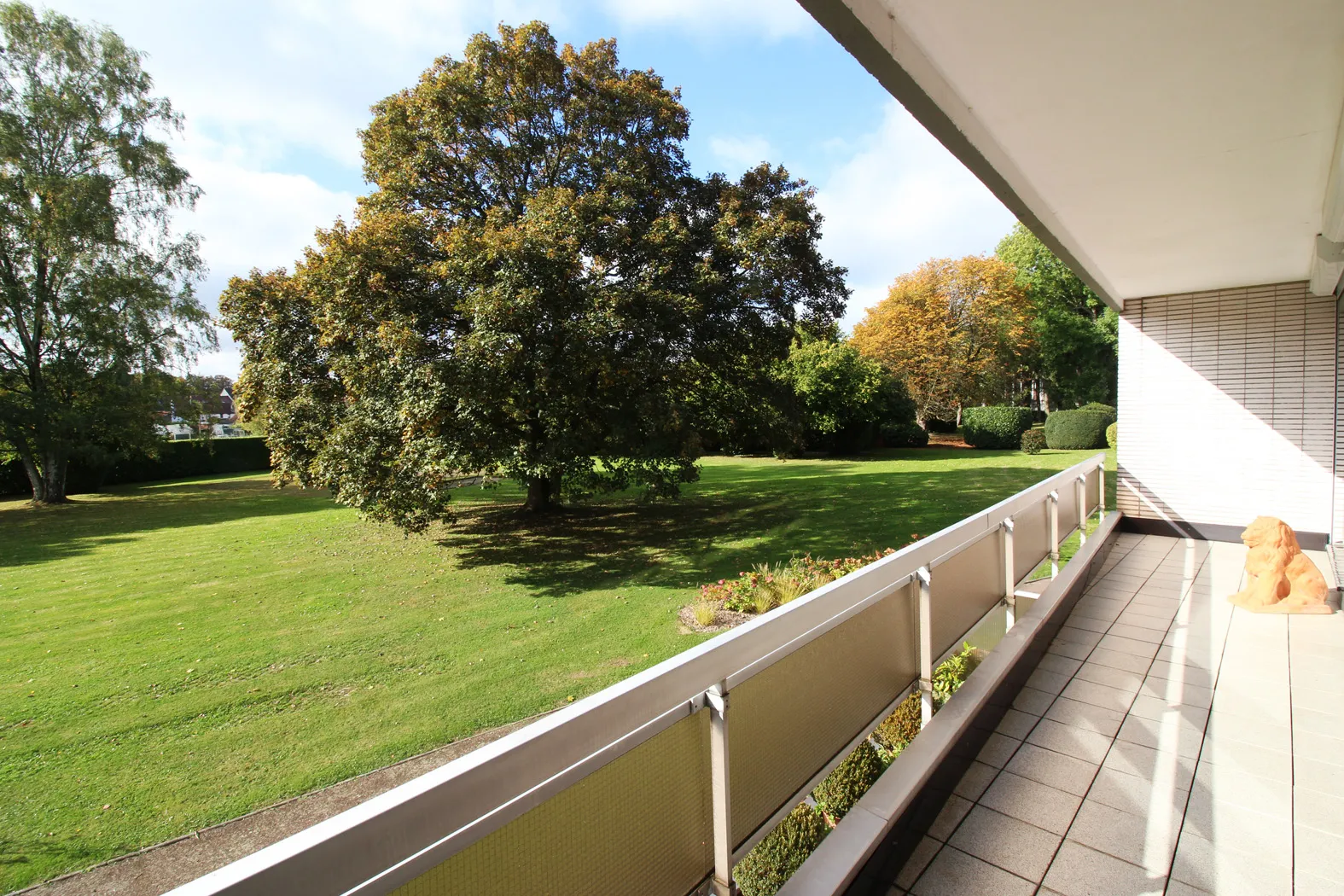 Zéér ruim appartement met drie terrassen0