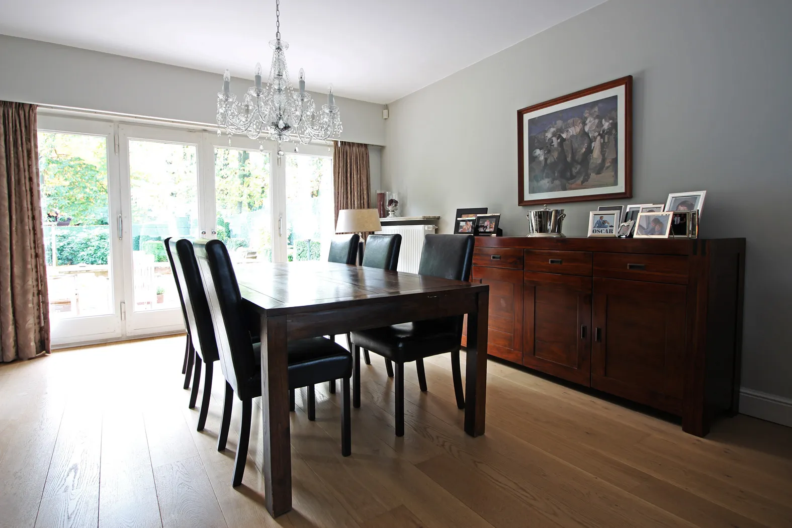 Residentieel gelegen villa in uitstekende staat