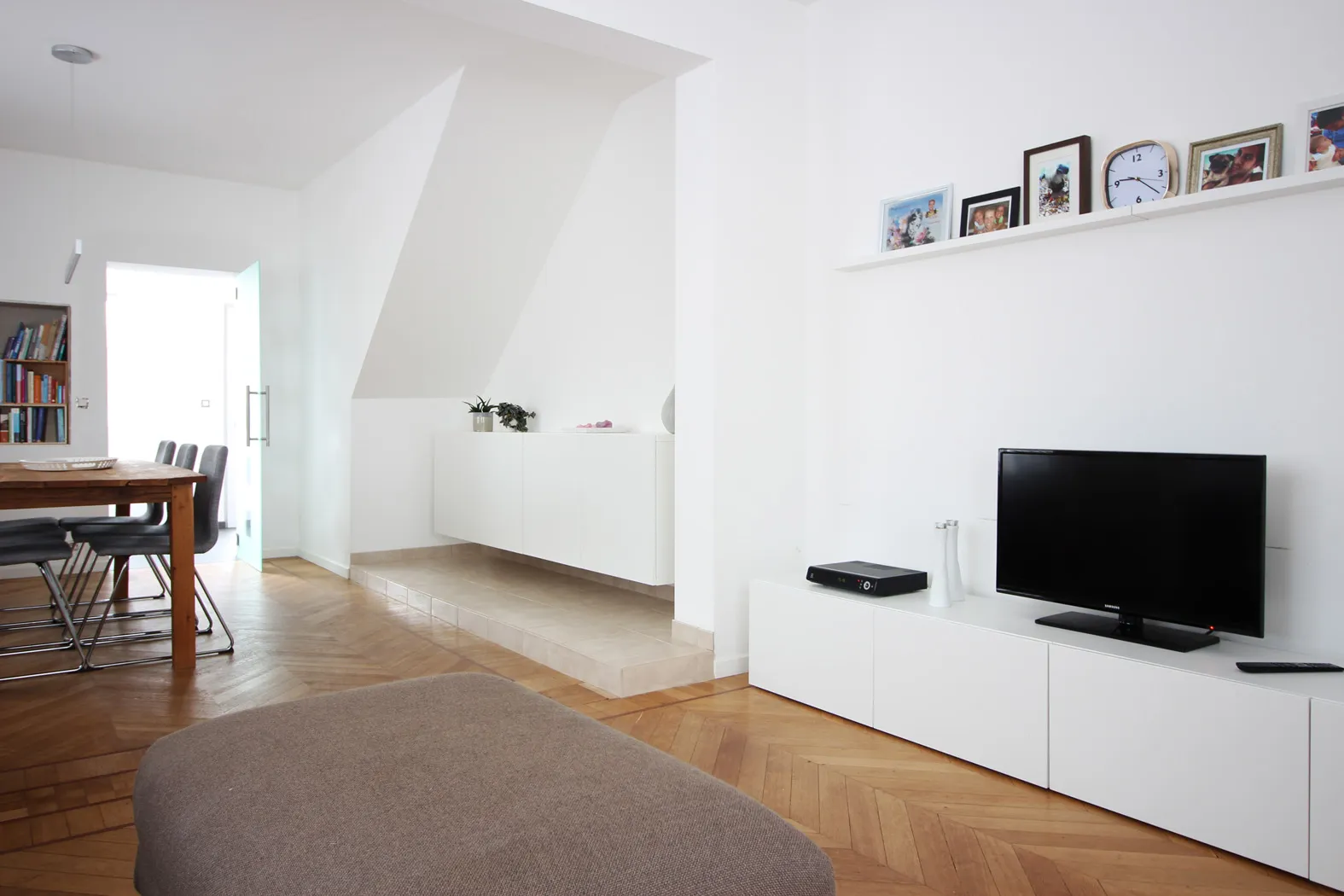Deels gerenoveerde woning met potentieel
