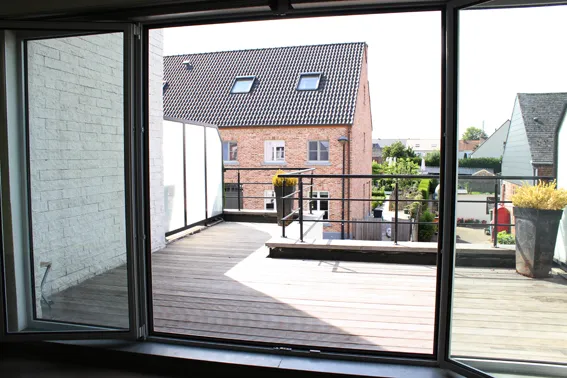 Ruime duplex met staanplaats en kelder