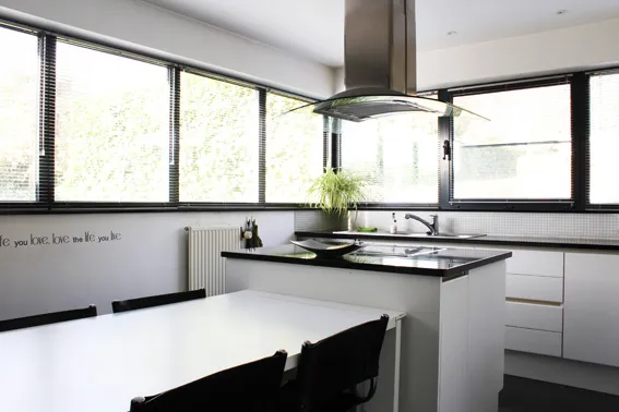Moderne villa met prachtige tuin1