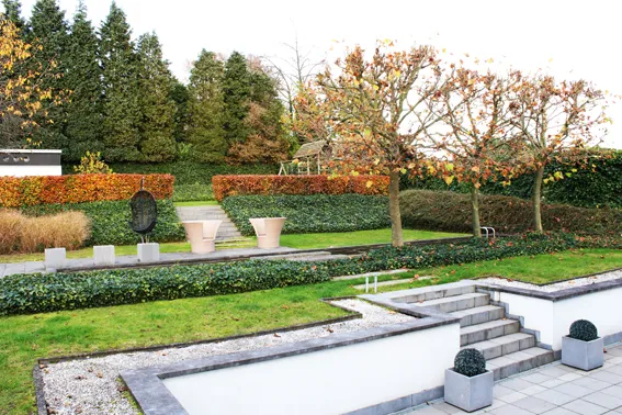 Moderne villa met prachtige tuin2