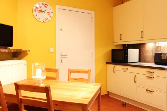 Handelszaak met woonst en één appartement2