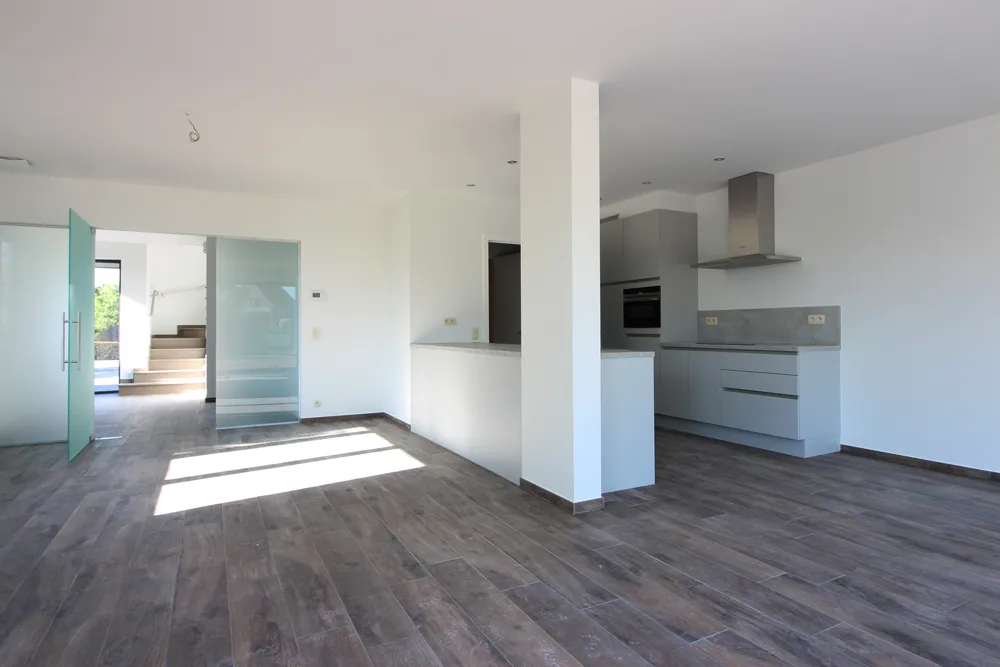 Spacious new housing in residential neighbourhood1