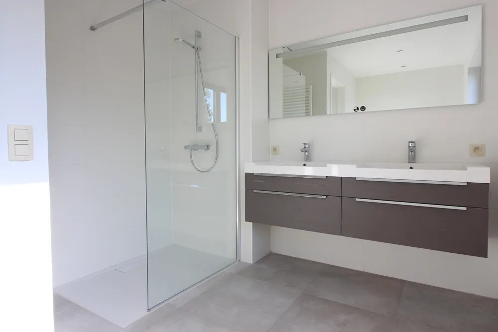Spacious new housing in residential neighbourhood2
