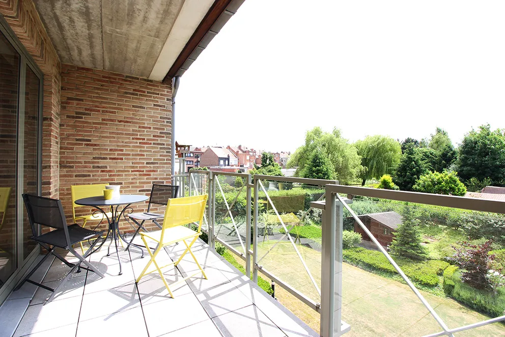 Apartment with large terrace facing south0